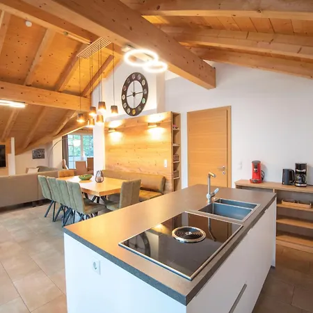 Luxury Penthouse In With Parking דירה בריקסן אים טהלה
