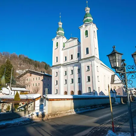 Luxury Penthouse In With Parking Apartment