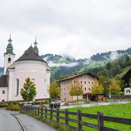 Luxury Penthouse In With Parking Brixen im Thale