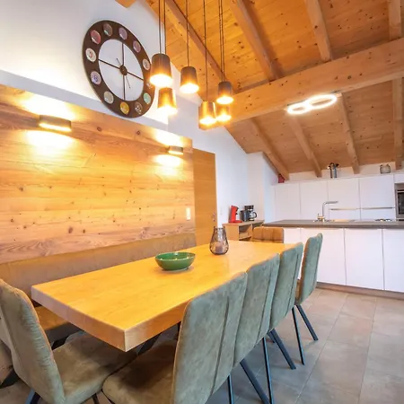 Luxury Penthouse In With Parking Apartment *