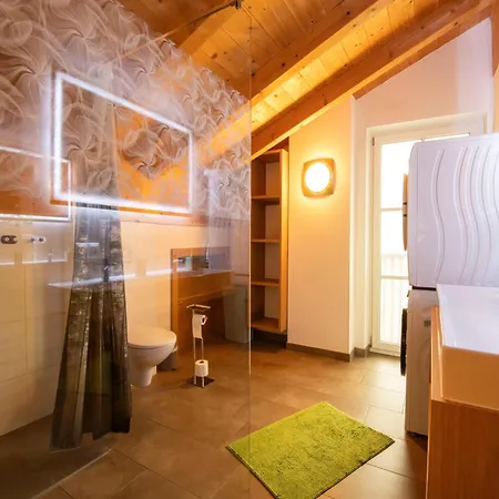 Luxury Penthouse In With Parking Apartment *