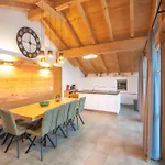 Luxury Penthouse In With Parking Apartman
